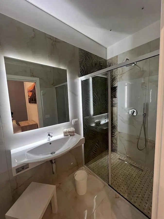 Guest house Goldenhouse Hotel Naples Italy
